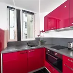 Welcoming Apartment Near Louvre Museum