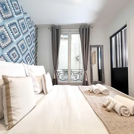 Appartamento Welcoming Near Louvre Museum Parigi